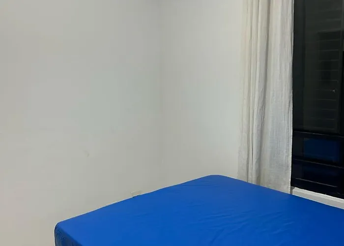 Pitangueiras 100 m da praia 2vagas de garagem e serviço de praia Guarujá